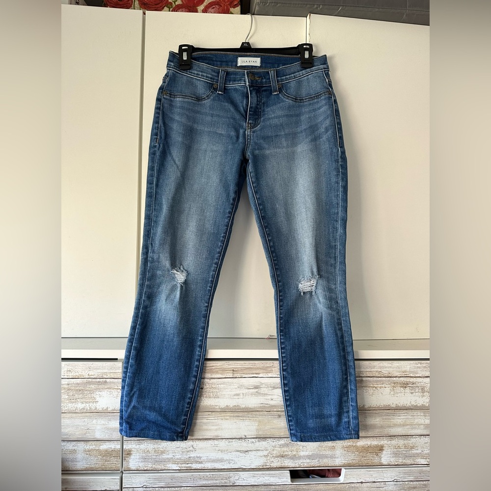 👖 Lila Ryan Distressed Skinny Jeans – Size 28